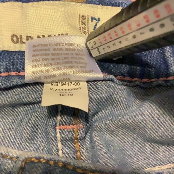 Old Navy Girls Size 7 Regular Blue Denim Shorts Featuring Colorful Peace & Love - Picture 5 of 11